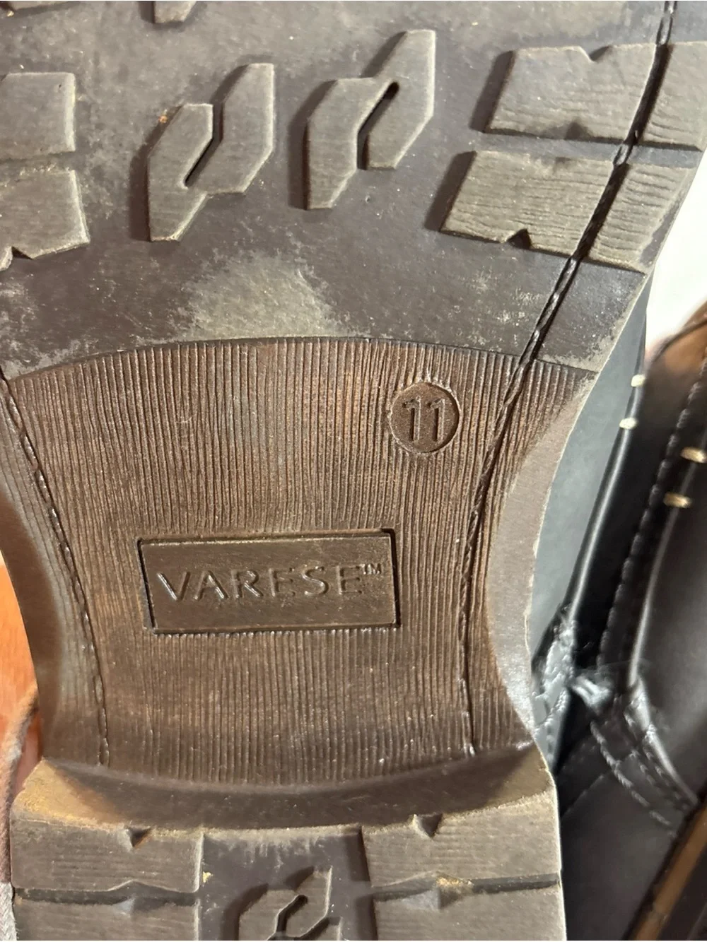 Varese Men's Casual Lace-Up Shoes in Dark Gray. 8/21